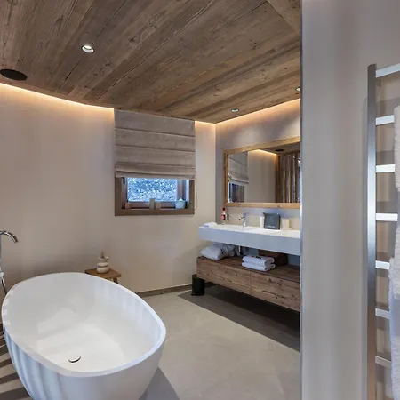 Neuf Avec Piscine Chauffee, Espace Detente, Sauna, Bain Nordique Et Salle De Cinema - Fr-1-570-57 *