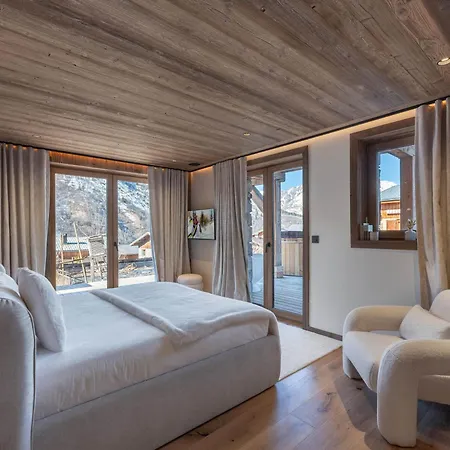 Neuf Avec Piscine Chauffee, Espace Detente, Sauna, Bain Nordique Et Salle De Cinema - Fr-1-570-57